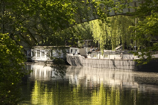 Landwehr Canal under lock with viaduct