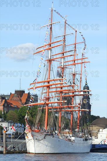 Four-masted barque 'Sedov' during 830. harbor birthday