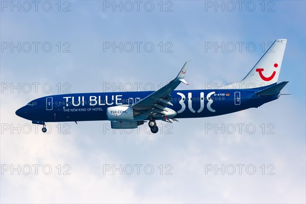 A TUIfly Boeing 737-800 with the registration number D-ATUD and the special livery TUI Blue at Heraklion Airport