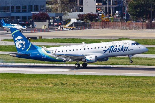 An Alaska Airlines Skywest Embraer ERJ 170 aircraft with registration N185SY lands at San Jose Airport