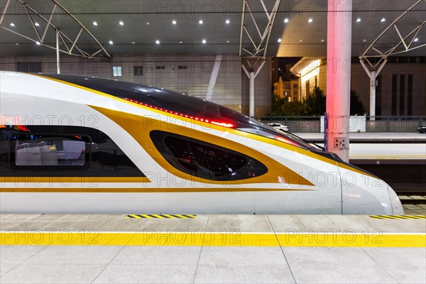 Fuxing high speed train HGV in Tianjin station