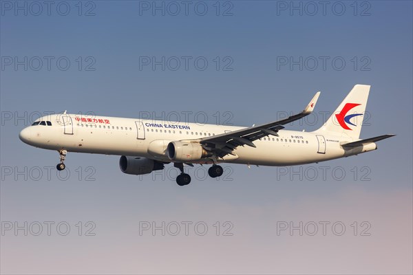 A China Eastern Airlines Airbus A321 with registration number B-8575 at Shanghai Hongqiao Airport