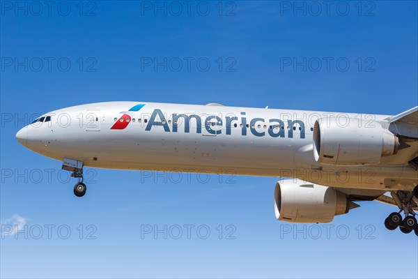 A Boeing 777-300ER of American Airlines with the registration N728AN at Los Angeles Airport