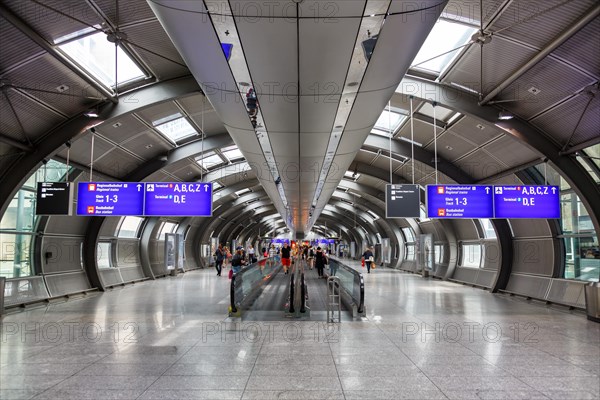 Connecting corridor between terminal and long-distance train station of Frankfurt Airport