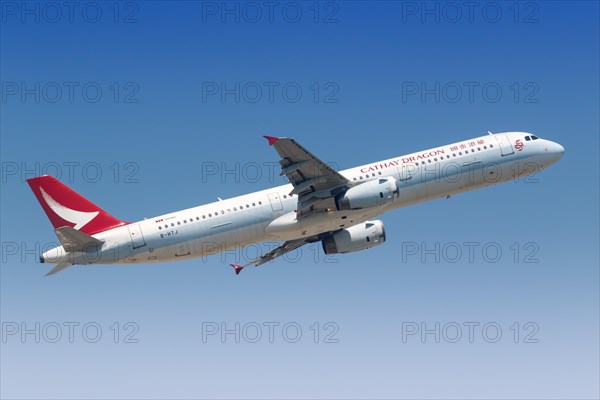 A Cathay Dragon Airbus A321 aircraft with registration number B-HTJ at Hong Kong Airport