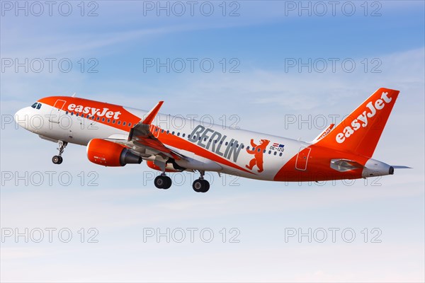 An Easyjet Airbus A320 with the registration OE-IZQ takes off from Berlin-Tegel Airport