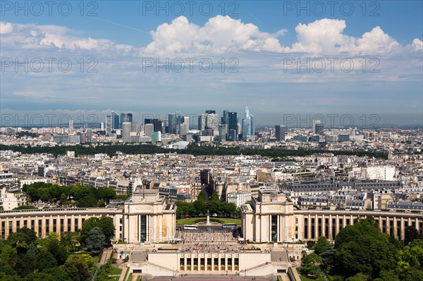 Palais de Chaillot and La Defense