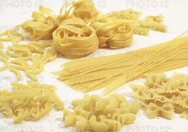 Various types of pasta : spaghettis