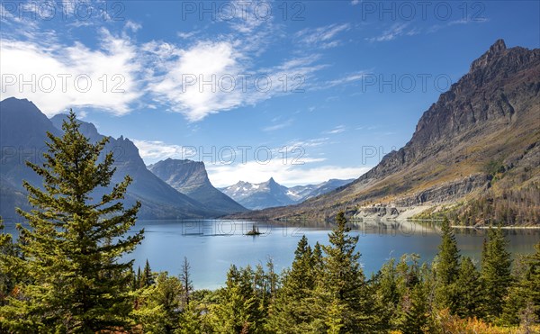 View over Saint Mary Lake with Wild Goose Island