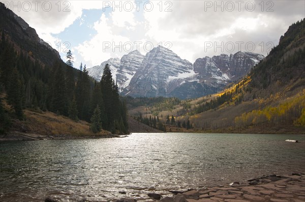 Maroon bells and maroon lake in aspen colorado