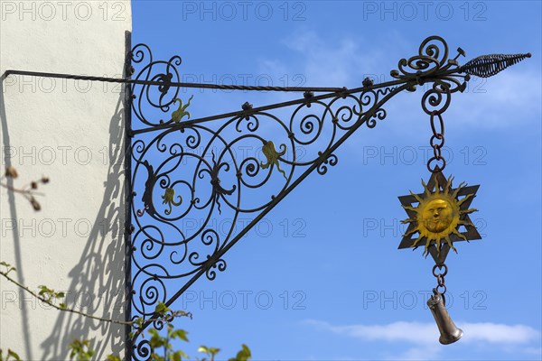 Nose sign of the former inn Zur Sonne