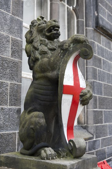 Coat of arms of England and heraldic animal