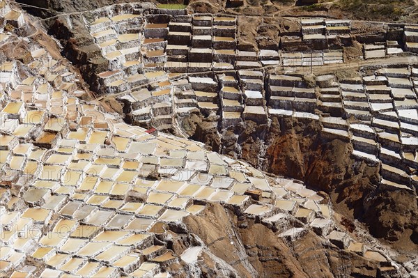 Terraces for salt extraction