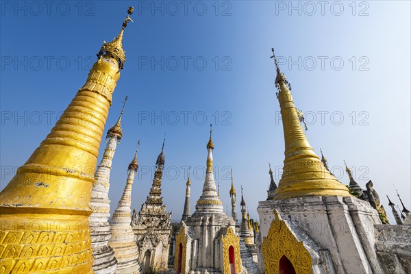 Tomb pagodas at the Shwe Inn Dein pagoda