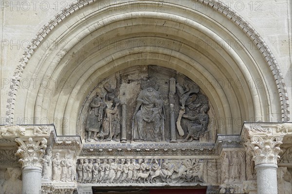 Tympanum Adoration of the Magi