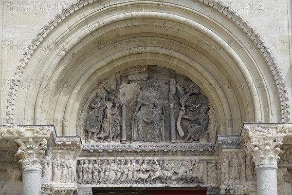 Tympanum Adoration of the Magi