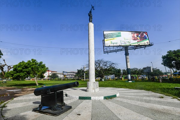 Cenotaph before the Benin National Museum in the Royal gardens