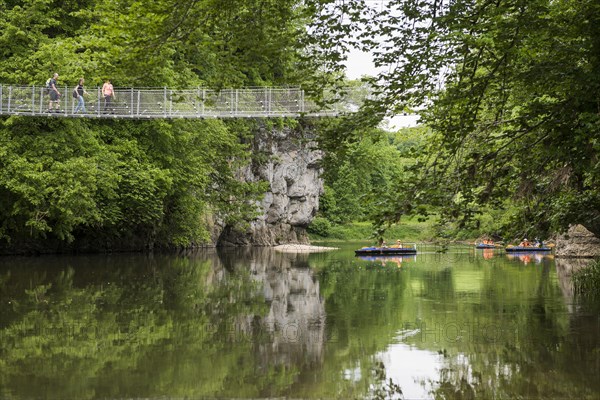 Suspension bridge and paddlers at Amalienfelsen