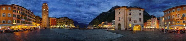 360 panorama of Piazza Novembre with Torre Apponale in the evening