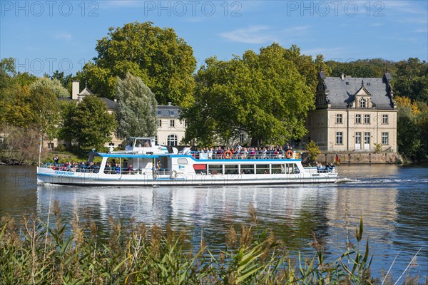 Excursion steamer in front of the Glienicke hunting lodge