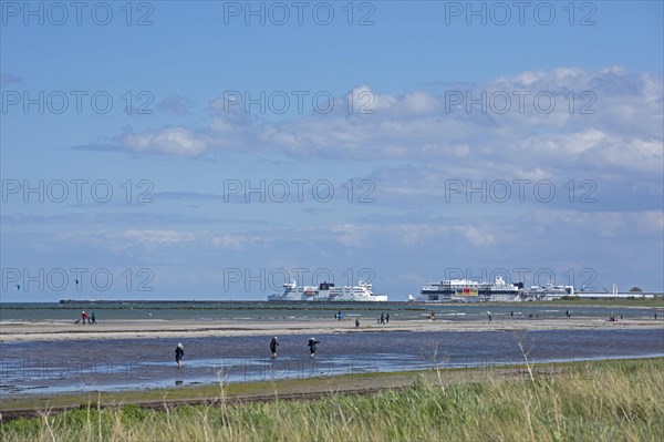 Ferry leaving the harbour