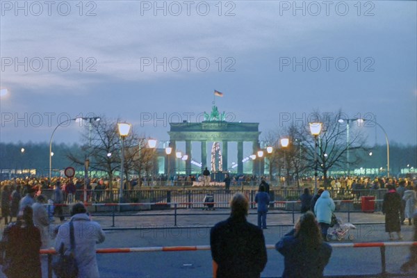 Unter den Linden with view of the Brandenburg Gate