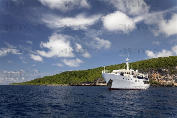 Luxury dive boat