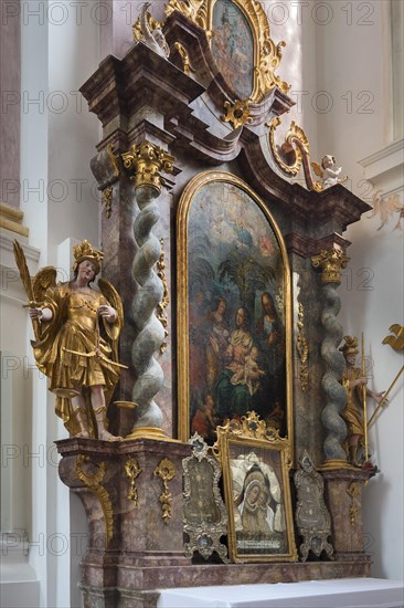 Side altar