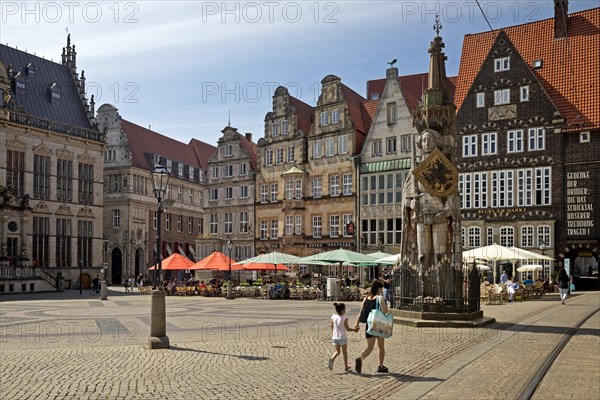 Marketplace with Roland and historic gabled houses