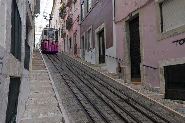 Rails with funicular Elevador da Bica