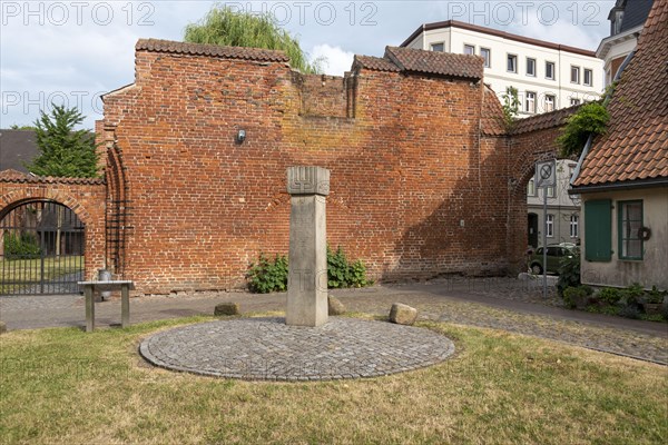 Memorial stele to the expulsion and extermination of Stralsund's Jews at Johanniskloster