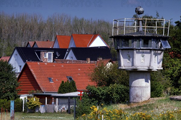 Border fortification with column path