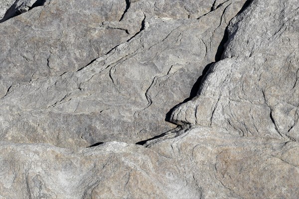 Stone pattern in a dry riverbed