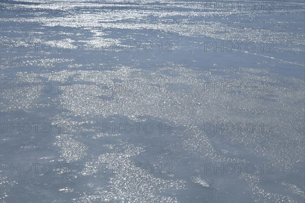 Reflective ice pattern