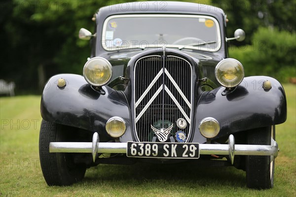 Oldtimer Citroen Traction 11 BL legere from 1957 in black