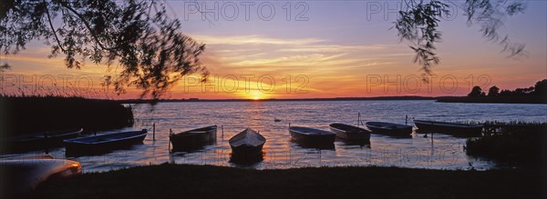 Mooring at Grimnitzsee at sunset