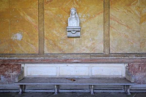 Porticus in memory of Queen Luise