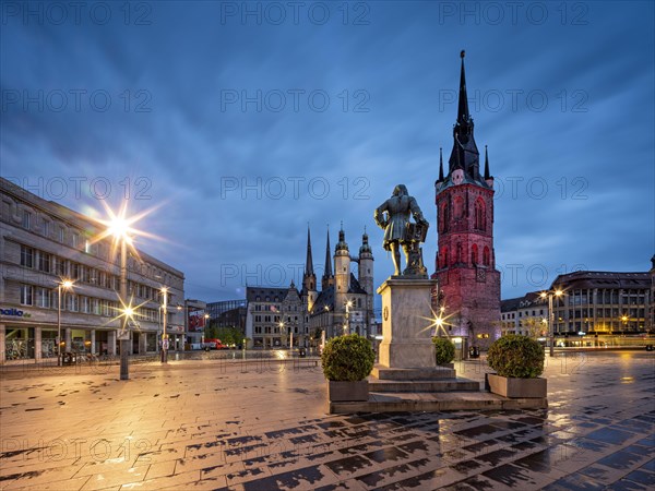 Market place with market church Unser Lieben Frauen