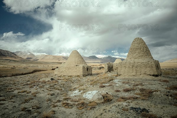 Brick and mud tumuli