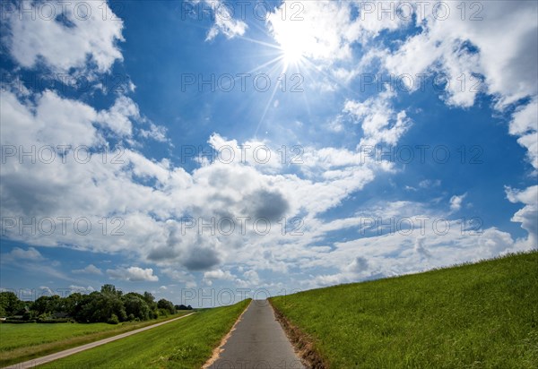 Ascent to the dike at the Wurster North Sea coast between Dorum-Neufeld and Wremen