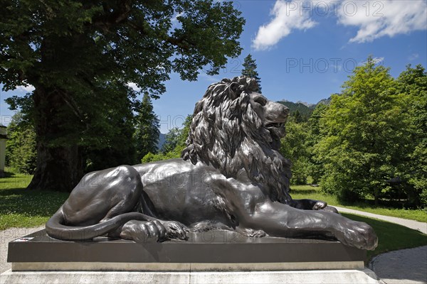 Lion figure in the castle park