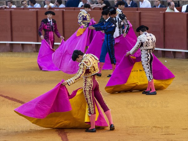 Banderilleros with capas