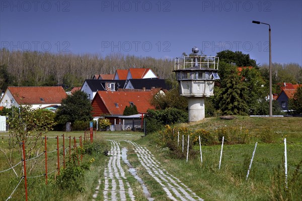 Border fortification with column path