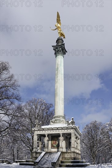 Peace angel or peace monument above the Prinzregent-Luitpold-Terrasse in the Maximiliansanlagen