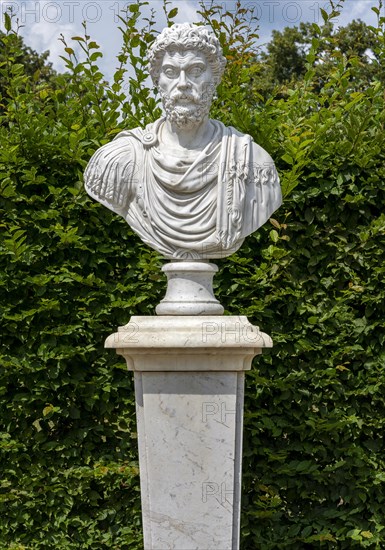 Busts at the first roundel in Sanssouci Park