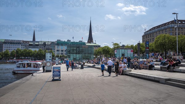 Am Jungfernstieg in Hamburg