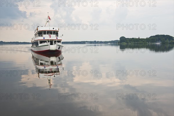 Excursion boat on the Zwischenahner Meer