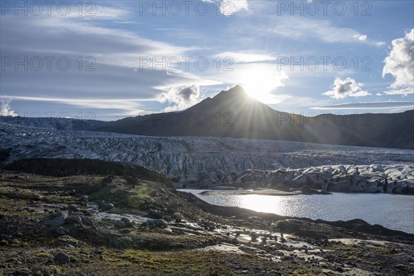 Backlight and view to Skalafellsjoekull