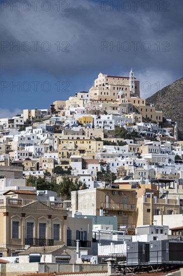 Hill of Ano Syros with the Catholic Basilica of San Giorgio