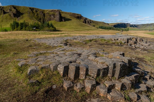 Glacier-carved basalt columns